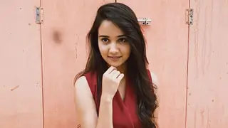 Ashi Singh injured on the set of Yeh Un Dinon Ki Baat Hai.. Thumbnail