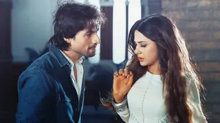 WAIT WHAT??! Zoya to SLASH her Wrist in Bepannaah! Thumbnail
