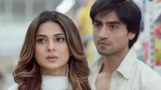 Woah! Aditya-Pooja's ROMANCE overlooked by Anjana & Sakshi in 'Bepannaah' Thumbnail