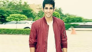 Varun Sood BACKS out of Ekta Kapoor's 'Kabhi Khushi Kabhie Gham' REMAKE Thumbnail
