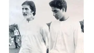 #flashbackfriday: Abhishek's 90's snap - Walks Side By Side with Big B thumbnail