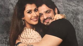 Awww! Here's a picture of Karan Patel & Ankita Bhargava's first maternity phootoshoot and....
