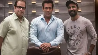 Remo D'souza speaks about the PRESSURE to DIRECT "Race 3" Thumbnail