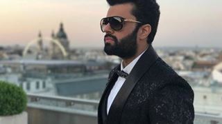 Manish Paul all set to get BACK to hosting with...
