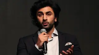 Ranbir Kapoor to host prelude to IPL finale Thumbnail