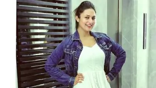 You've To See Divyanka Tripathi, Incase You Are Looking For A UNIQUE Colour Thumbnail