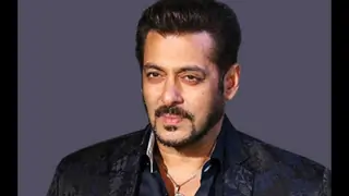 Salman Khan opens up on his STARDOM & TOUGH COMPETITION with.. Thumbnail