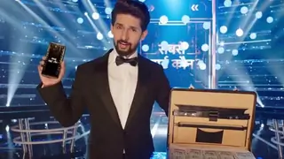Ravi Dubey as the host of 'Sabse Smart Kaun' is APPLAUDED for the act he put together! Thumbnail