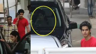 Janhvi Kapoor Looking Lovingly at Ishaan Khattar is a SIGHT to BEHOLD! Thumbnail
