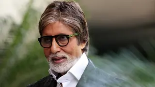 Amitabh starts shooting for 'Badla' in Glasgow Thumbnail