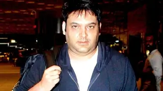 WOAH! Kapil Sharma's COMEBACK hit by a ROADBLOCK yet again? Thumbnail