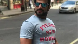 And the saga of Karan Patel and his HUMOROUS twitter digs continue! Thumbnail