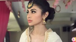 Mouni Roy is asking for everyone's HELP; here's why Thumbnail