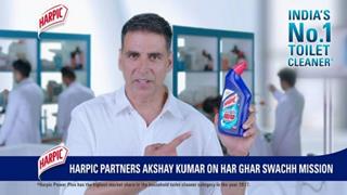 Akshay collaborates with Harpic for 'Har Ghar Swachh' mission