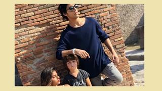 SRK's kids Aryan, Suhana & AbRam are PERFECT POSERS; Here's Proof