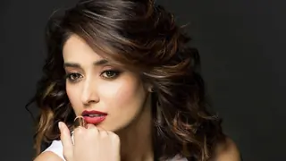 Ileana D'cruz's Insta picture sends temperatures soaring off the roof Thumbnail