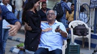 EMOTIONAL Boney Kapoor HUGS daughter Janhvi on Dhadak sets: UNSEEN Pic Thumbnail
