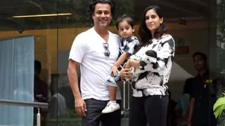 Pragya- Abhishek TAKE their Newborn Baby Home Thumbnail