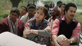To make the SCENE look REAL, THIS is what Anushka- Varun DID... Thumbnail