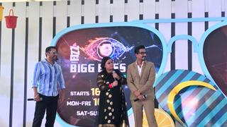 Bharti Singh and Haarsh Limbachiyaa join Salman Khan on the Bigg Boss 12 stage Thumbnail