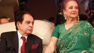 Saira Banu UPDATES about Dilip Kumar's Health Condition Thumbnail