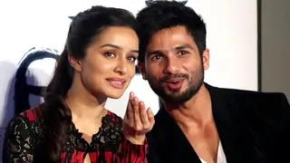 Shraddha Kapoor raises a toast for her co-star Shahid's son Zain Thumbnail