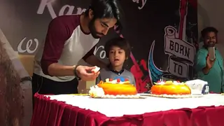 #WOAH: Karan Jotwani gets a SURPRISE Birthday Party on the sets of Aapke Aa Jaane Se! Thumbnail