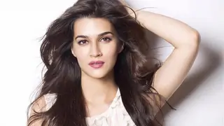 Despite being unwell, Kriti Sanon hops from one film to another Thumbnail