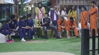 #BB12: Varun Dhawan goes into the Bigg Boss House; gives the nominated contestants a task! Thumbnail