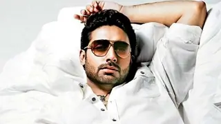 Abhishek Bachchan handled a troll like a CHAMP Thumbnail