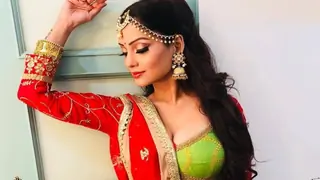 #StyleBuzz: Adaa Khan is already giving us Navratri vibes in this colorful ghagra choli! Thumbnail