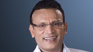 Annu Kapoor turns narrator for docudrama on Gandhi's Dandi March thumbnail