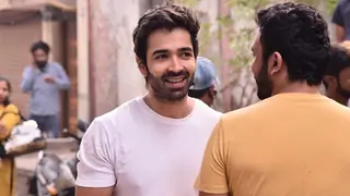 Varun Mitra visits Old Delhi to get into his character Thumbnail