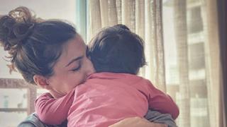 Soha Ali Khan receives a SPECIAL GIFT from daughter INAAYA