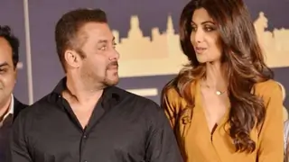 Shilpa Shetty REACTS to reports of having an AFFAIR with Salman Khan Thumbnail