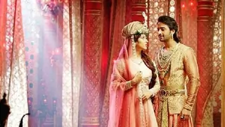 When Shaheer Sheikh & Sonarika Bhadoria were left SURPRISED by a co-star! Thumbnail
