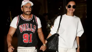 NO LENGTHY Honeymoon for Ranveer- Deepika, they'll have a MINI one Thumbnail