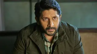 Arshad makes cameo in 'Aankh maare' remix Thumbnail