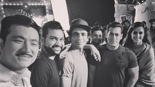 Photo: Salman Khan's Diwali Party With team 'Bharat'! Thumbnail