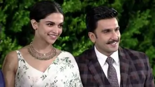 IMPORTANT Instruction WRITTEN on Ranveer-Deepika's Reception Card Thumbnail