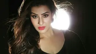 Shilpa Shinde slams Karanvir Bohra's game; supports Salman Khan.. Thumbnail