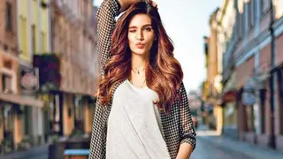 Another million milestone for Kriti Sanon! Thumbnail