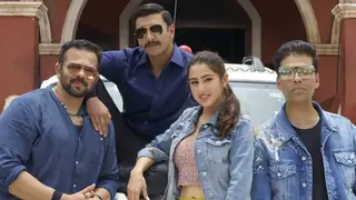 'Hot Lag Raha Hai': Deepika's Reaction on Ranveer's 'Simmba' Trailer Thumbnail