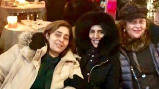 PHOTO: Neetu Kapoor's EVENING DATE with Friends and Family Thumbnail