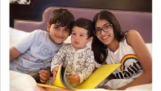 Karisma calls Taimur her 'Jaan', wishes the birthday boy in a CUTE way Thumbnail