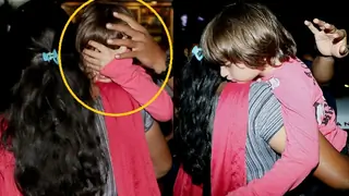 ANNOYED by the Media, AbRam Khan tries HARD to AVOID being Clicked Thumbnail