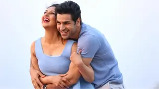 WHAT! Divyanka doesn't Mind Girls Flirting With Vivek! Thumbnail