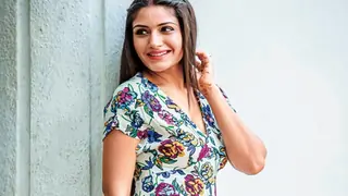 This is How 'Ishqbaaaz' Actress Surbhi Chandna MOCKED AI for Delayed Flight! Thumbnail