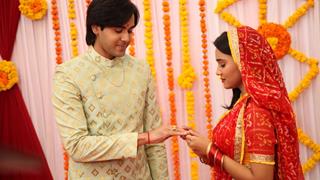 Shashi and Sumeet RELIVE Their Engagement During The Shoot of Yeh Un Dino Ki Baat Hain! Thumbnail
