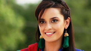 'Mere Angne Mein' ENDED abruptly? Here's what Ekta Kaul had to say Thumbnail